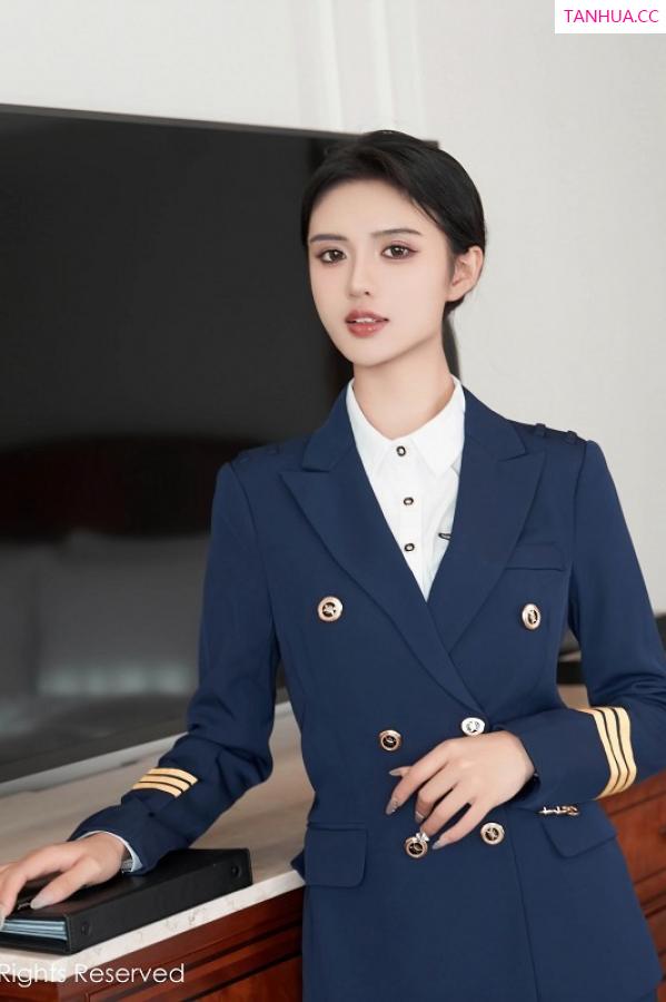 李浅浅  [XiuRen]高清写真图 2023.11.29 No.7737 浅浅Danny 黑丝美腿第15张图片